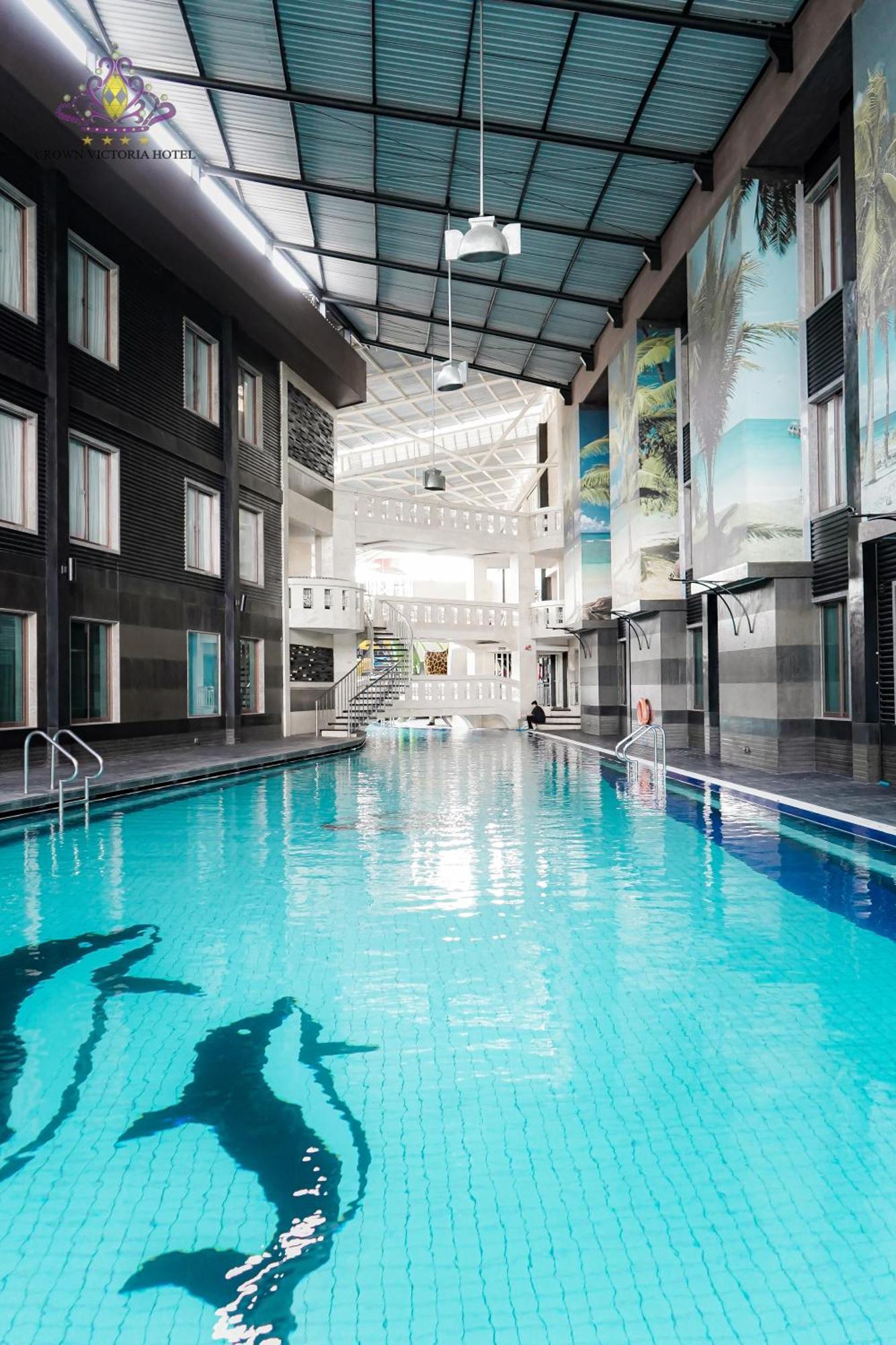 Crown Victoria Hotel Tulungagung Zewnętrze zdjęcie
