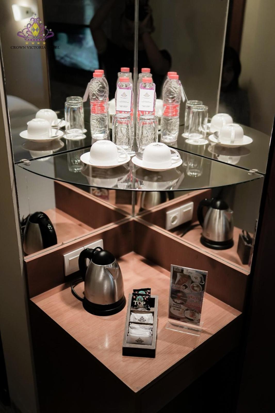 Crown Victoria Hotel Tulungagung Zewnętrze zdjęcie