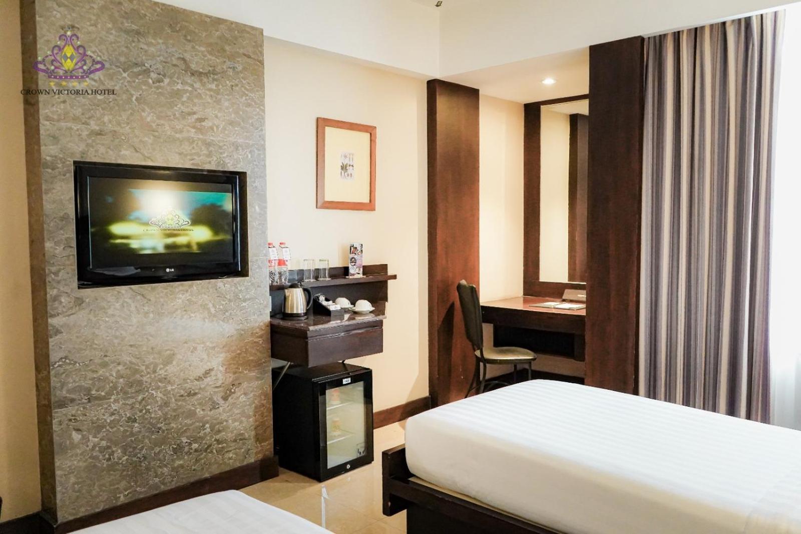 Crown Victoria Hotel Tulungagung Zewnętrze zdjęcie