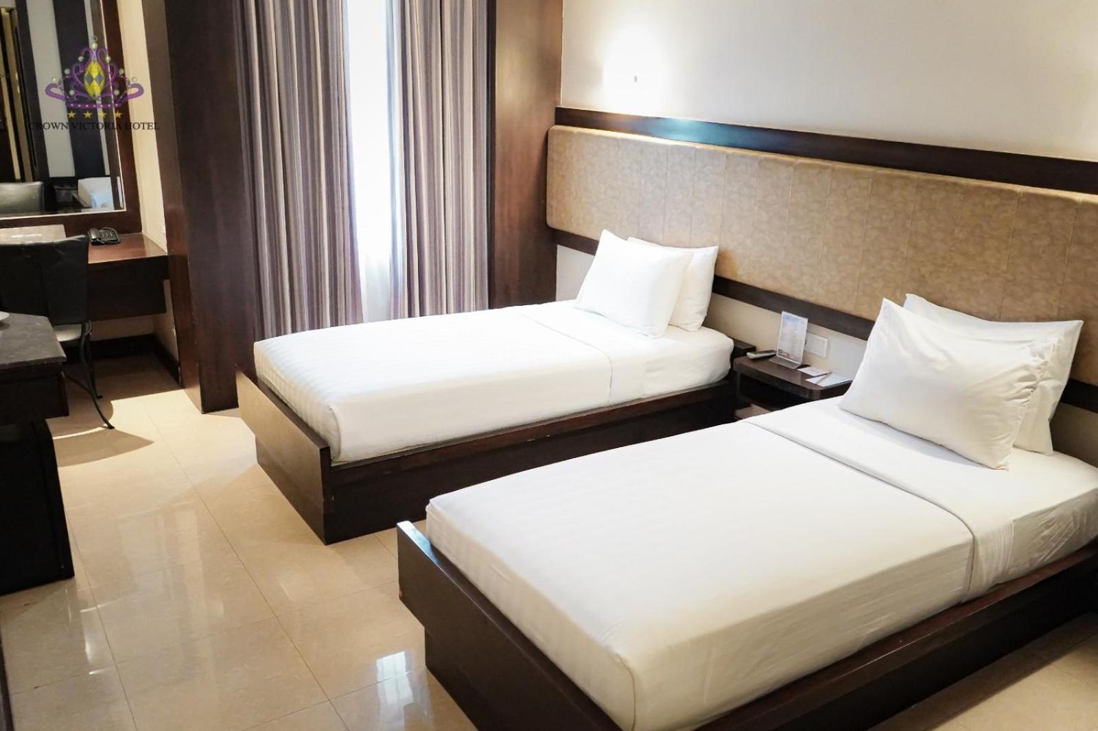 Crown Victoria Hotel Tulungagung Zewnętrze zdjęcie