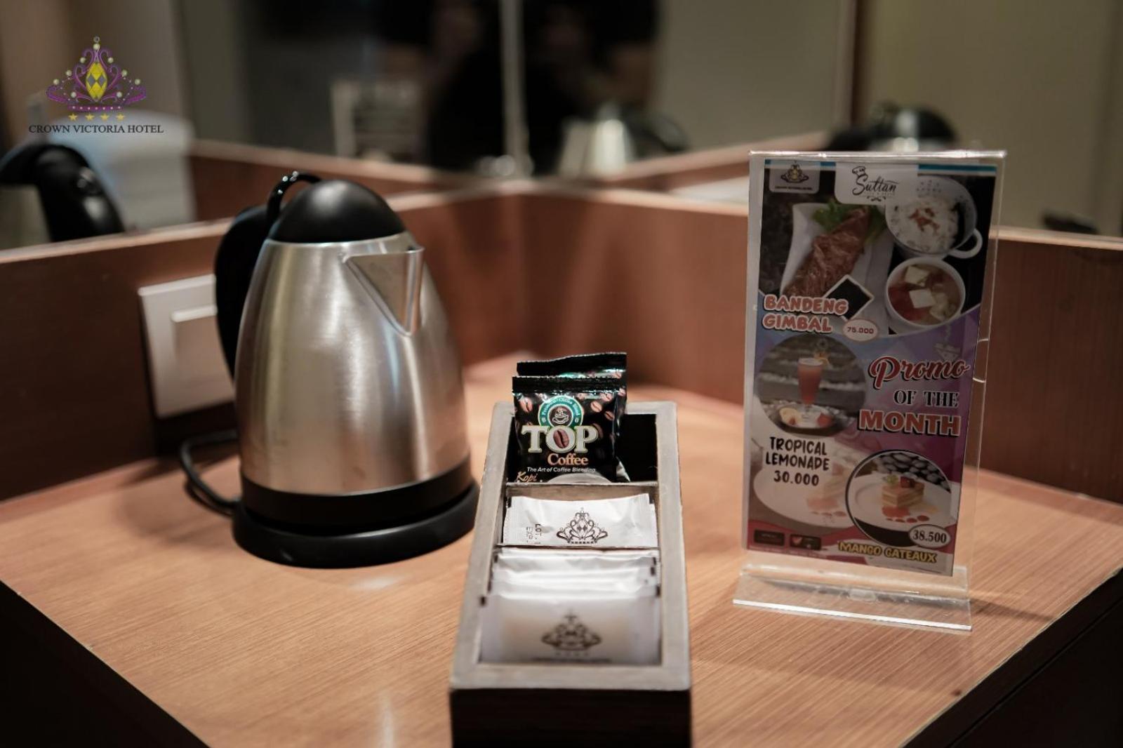 Crown Victoria Hotel Tulungagung Zewnętrze zdjęcie