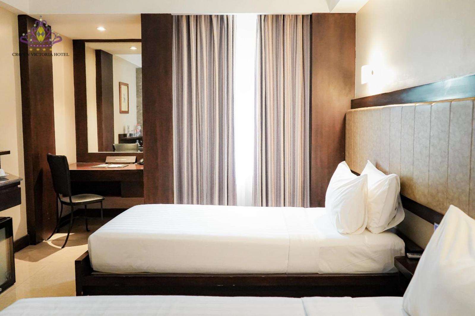 Crown Victoria Hotel Tulungagung Zewnętrze zdjęcie