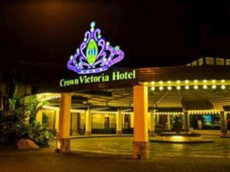 Crown Victoria Hotel Tulungagung Zewnętrze zdjęcie